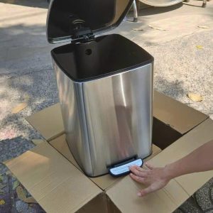 thùng rác inox dạng vuông